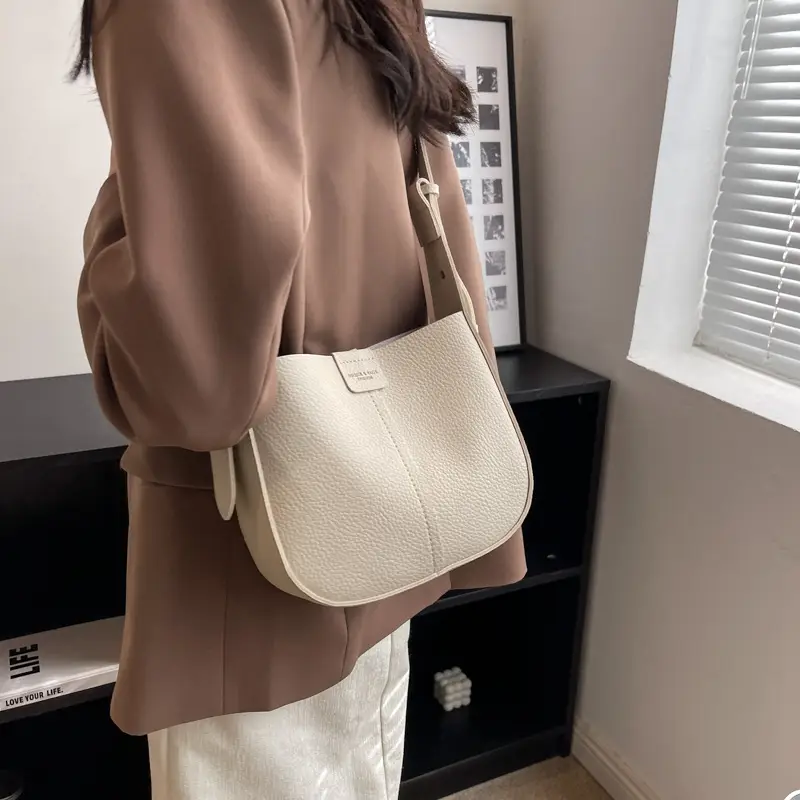 Women's Brown Retro Armpit Bag 2025 — feature 15