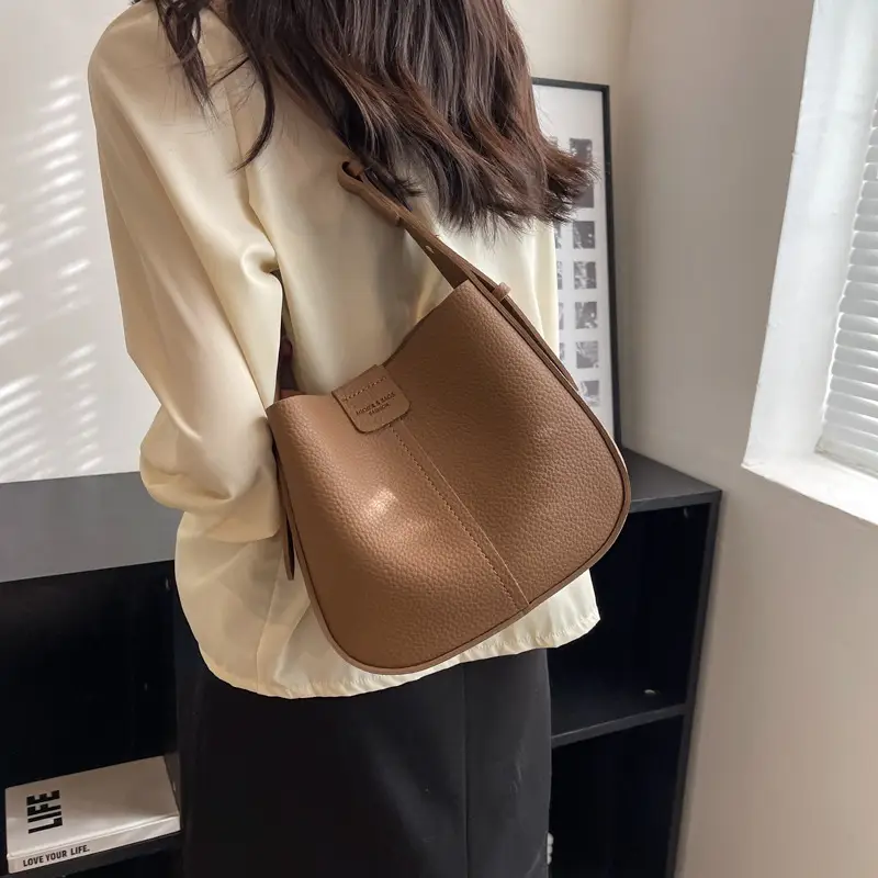 Women's Brown Retro Armpit Bag 2025 — feature 19