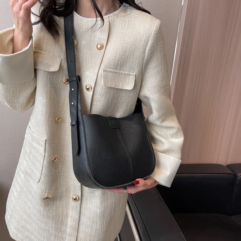 Women's Brown Retro Armpit Bag 2025 — feature 21