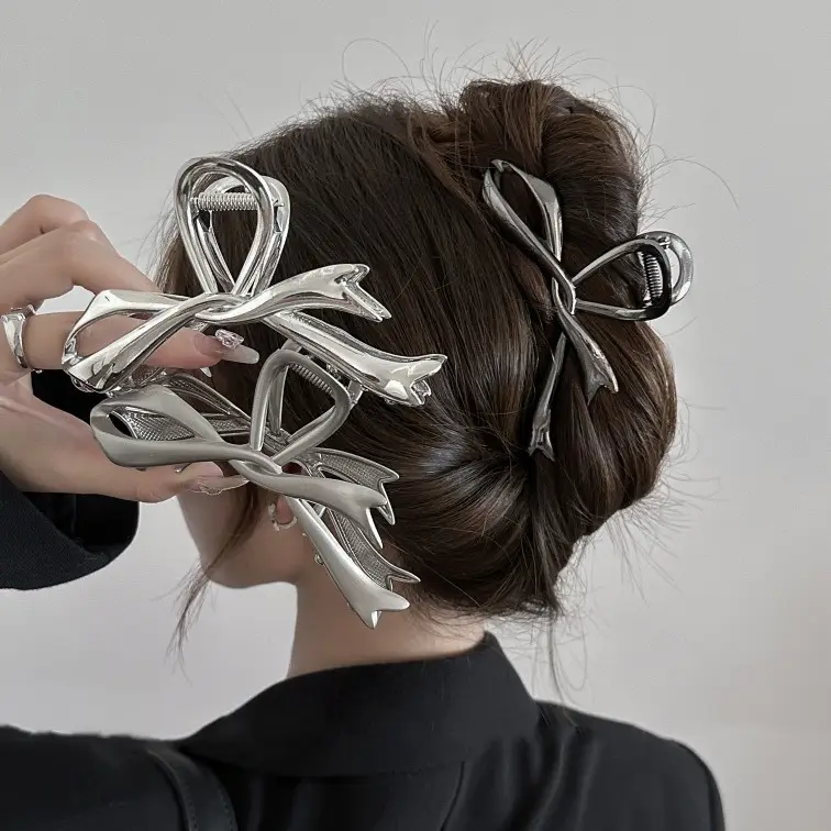 Retro Shark Clip for Women's Hair Updo - Image 5