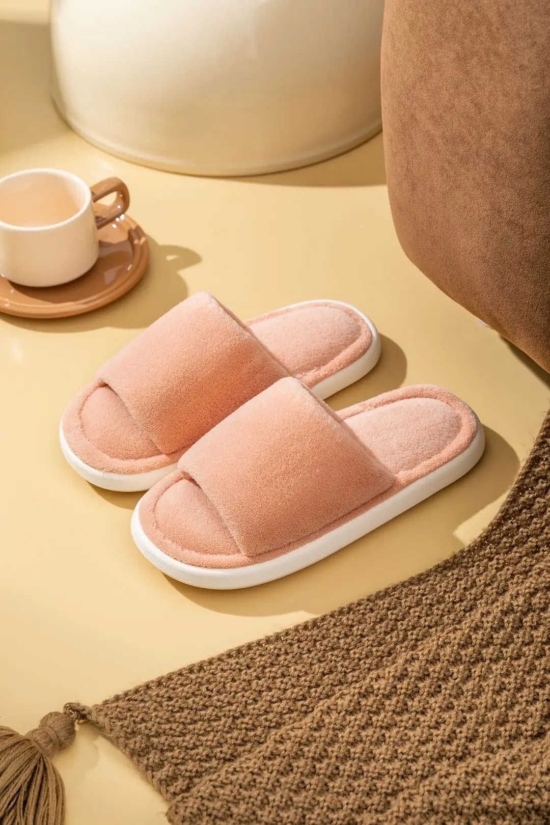 Cotton slippers autumn and winter plush office slippers indoor home warm mute wholesale one-piece delivery