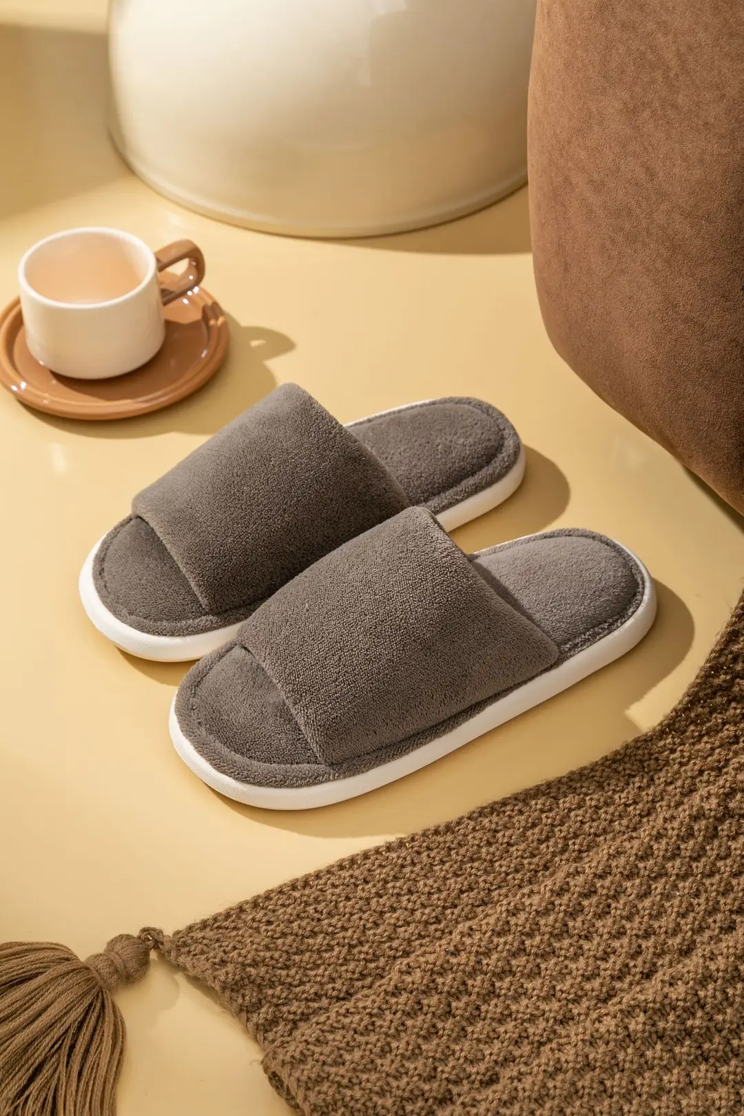 Cotton slippers autumn and winter plush office slippers indoor home warm mute wholesale one-piece delivery