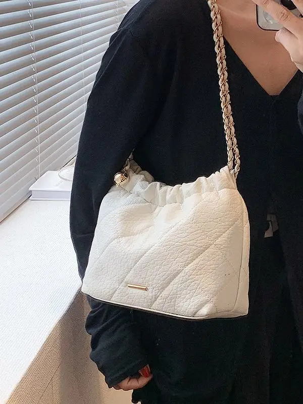 White Pleated Leather Shoulder Bag with Chain Strap - Image 6