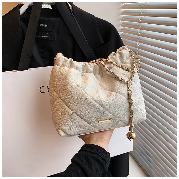 White Pleated Leather Shoulder Bag with Chain Strap — feature 17