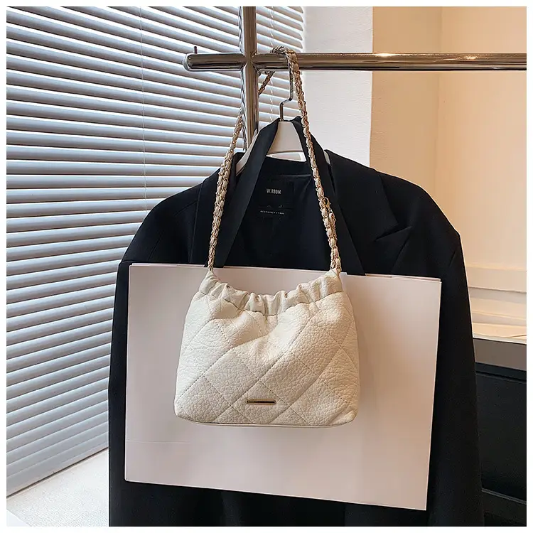 White Pleated Leather Shoulder Bag with Chain Strap — feature 24