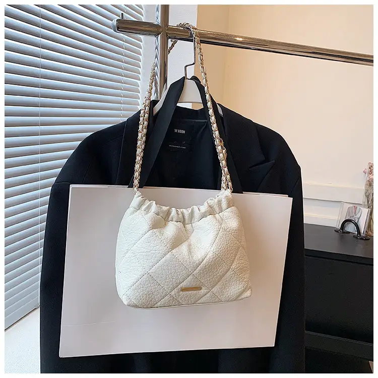 White Pleated Leather Shoulder Bag with Chain Strap — feature 25