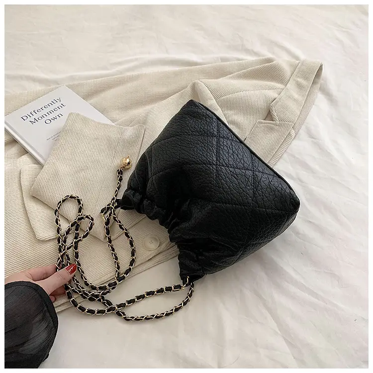 White Pleated Leather Shoulder Bag with Chain Strap — feature 31