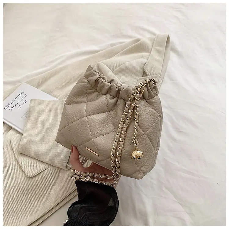 White Pleated Leather Shoulder Bag with Chain Strap — feature 32