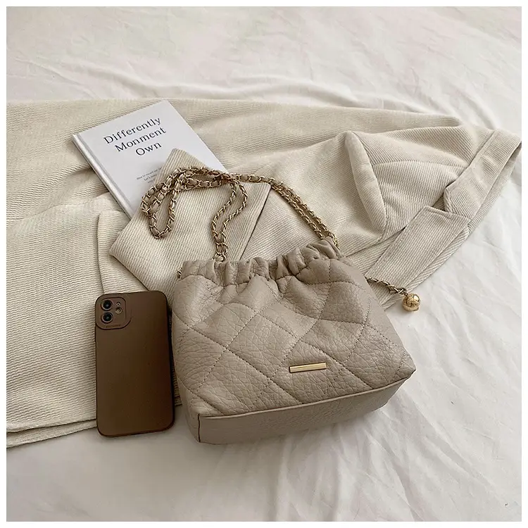White Pleated Leather Shoulder Bag with Chain Strap — feature 33