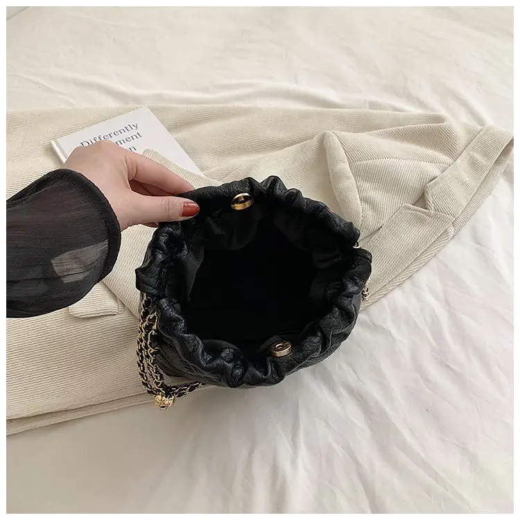 White Pleated Leather Shoulder Bag with Chain Strap — feature 36