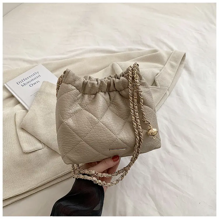 White Pleated Leather Shoulder Bag with Chain Strap — feature 37
