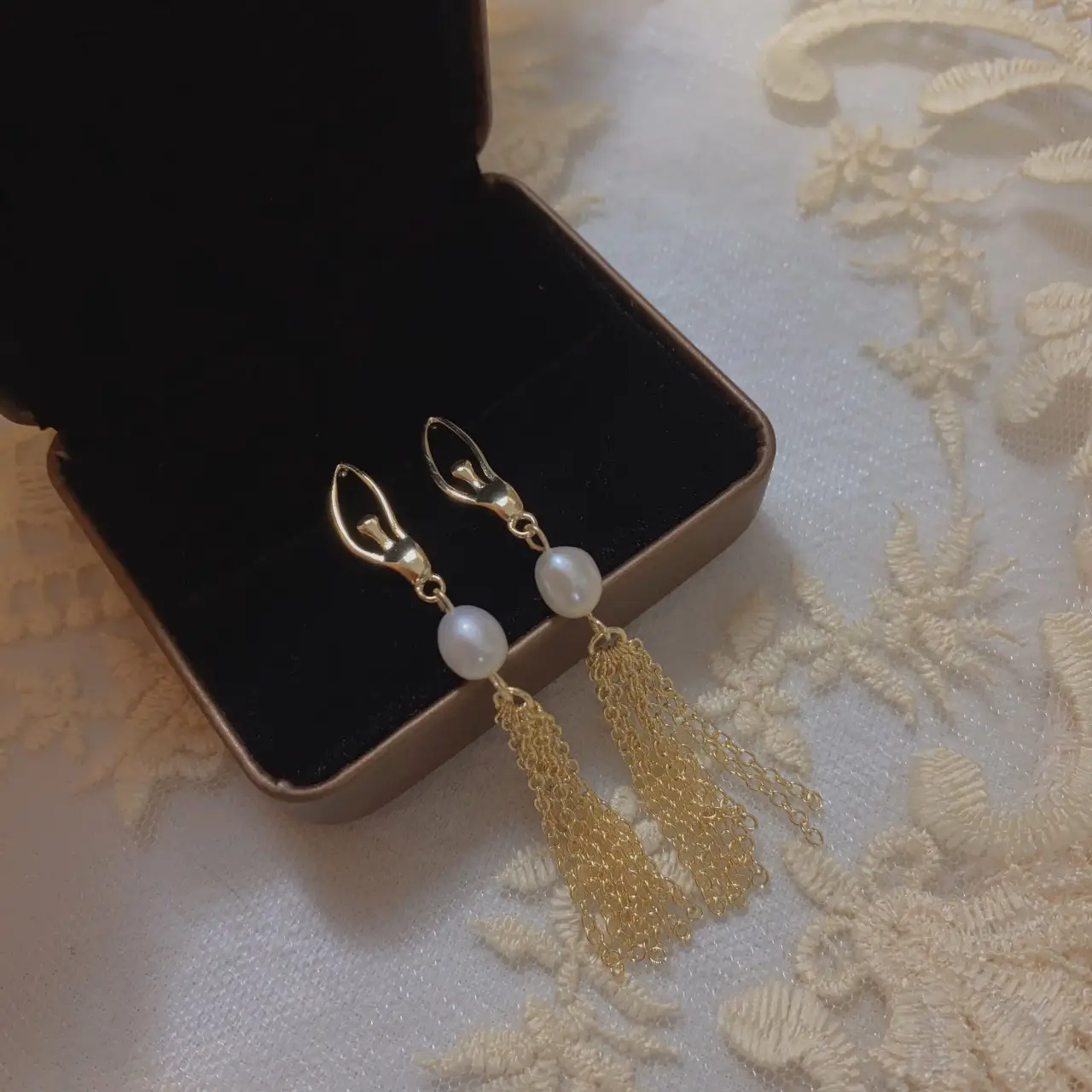 Luxury Pearl Tassel Earrings for Women - Image 4
