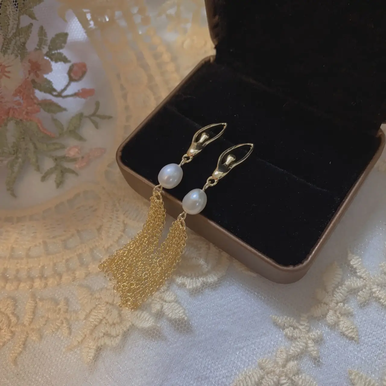 Luxury Pearl Tassel Earrings for Women - Image 5