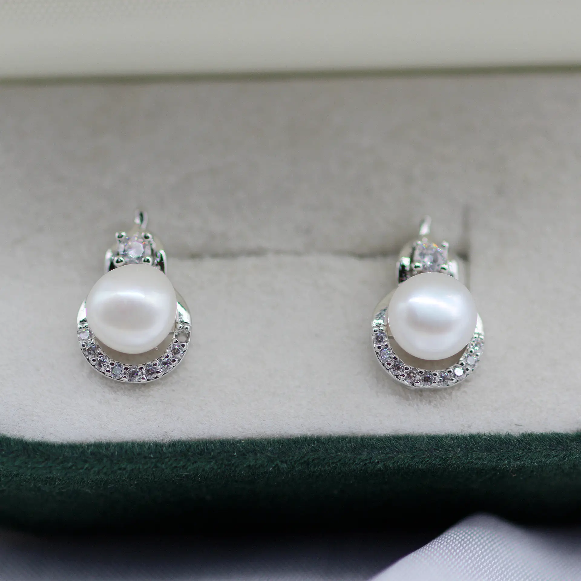 1414B White