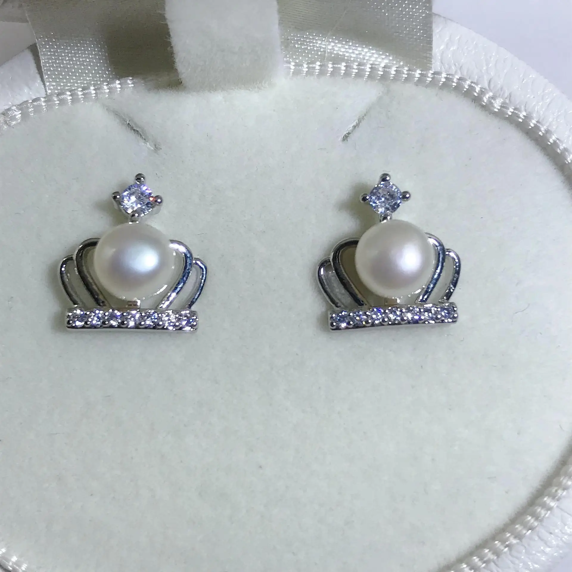 4038B White