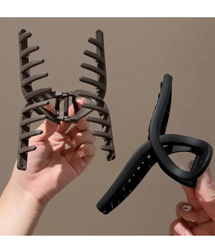 Oversized Hairpin Clip for Back of Head 15cm — feature 5