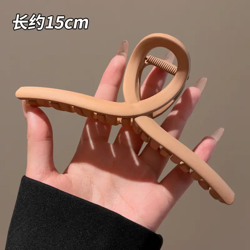 Oversized Hairpin Clip for Back of Head 15cm - Image 3