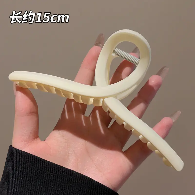 Oversized Hairpin Clip for Back of Head 15cm - Image 4