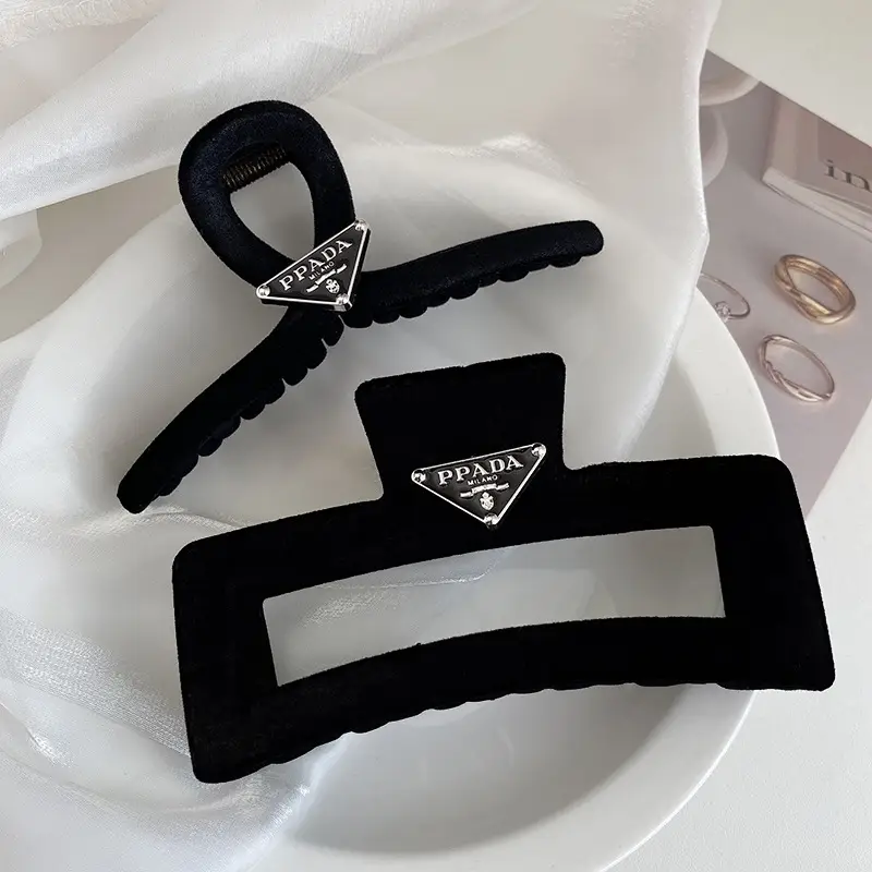 Black Triangular Logo Hair Clip Retro French Shark 2023 - Image 4