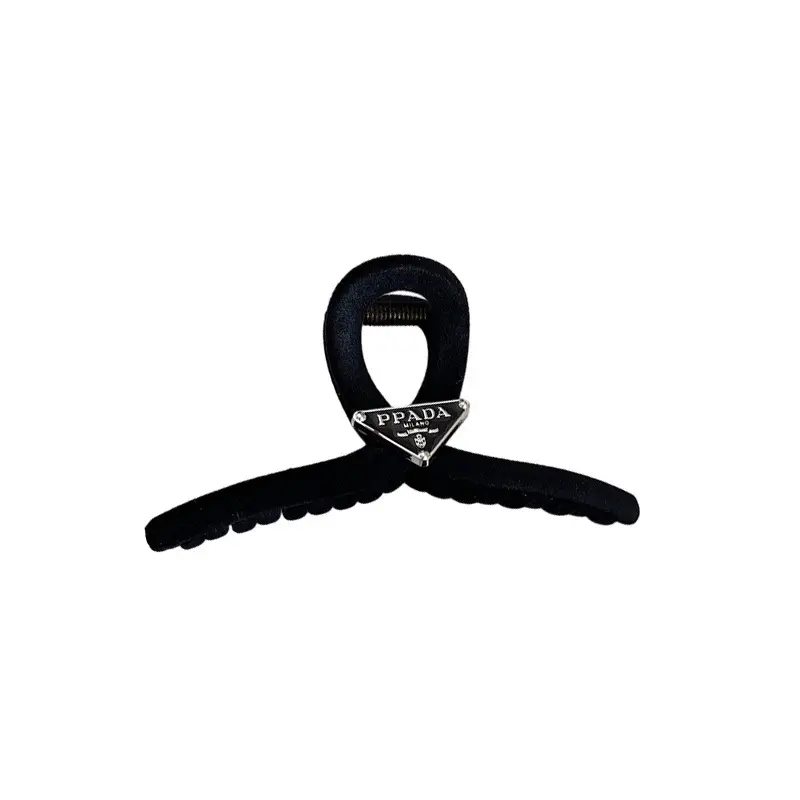 Black Triangular Logo Hair Clip Retro French Shark 2023 - Image 7