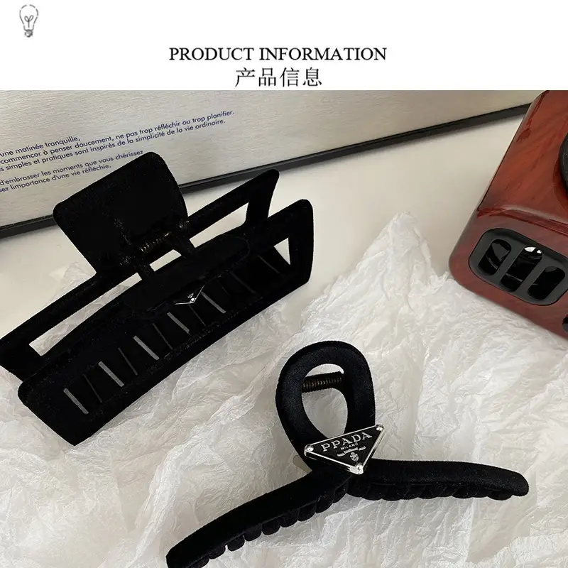 Black Triangular Logo Hair Clip Retro French Shark 2023 — feature 29