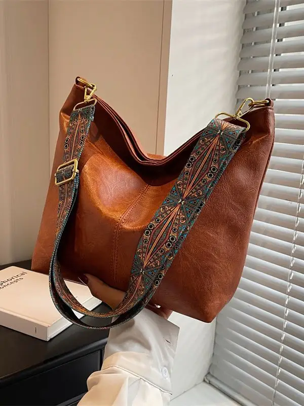 Green Retro Shoulder Messenger Bag for Women - Image 5