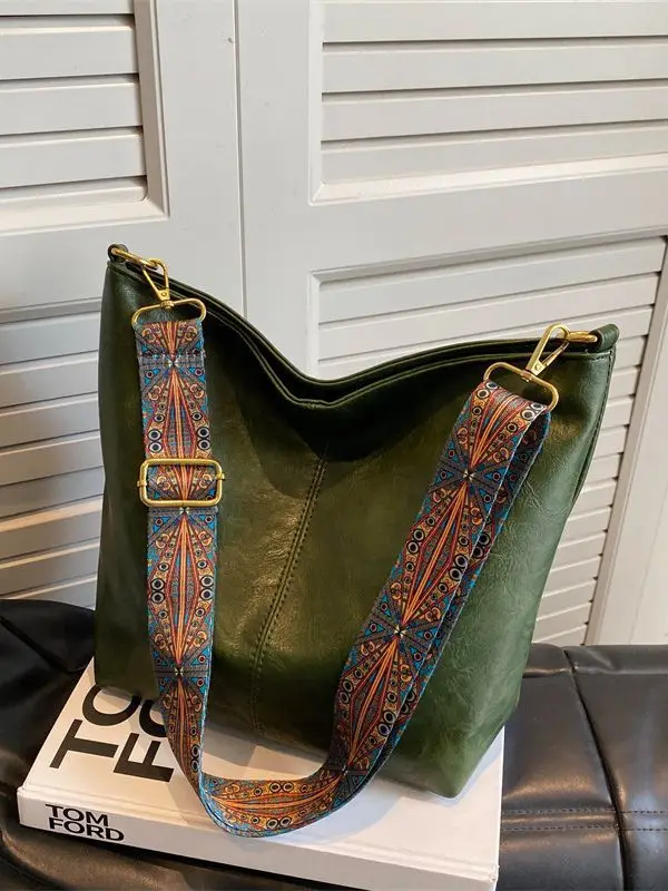 Green Retro Shoulder Messenger Bag for Women - Image 6