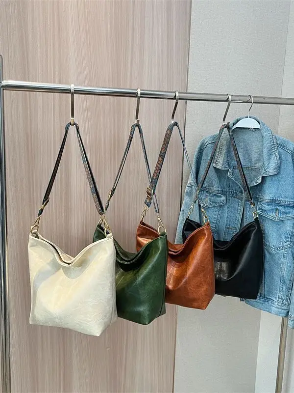 Green Retro Shoulder Messenger Bag for Women - Image 9