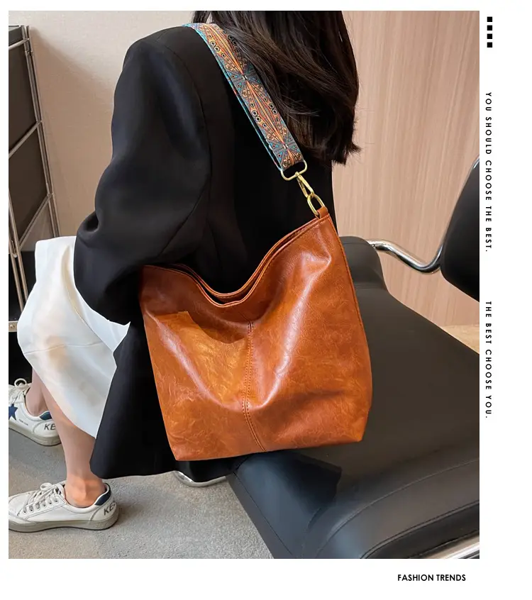 Green Retro Shoulder Messenger Bag for Women — feature 1