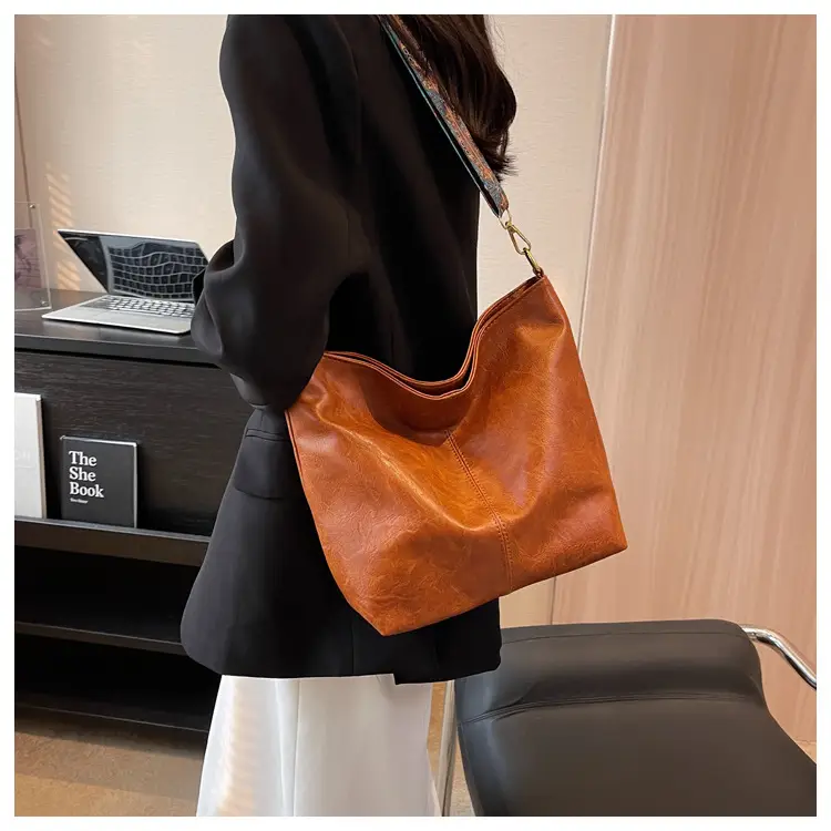 Green Retro Shoulder Messenger Bag for Women — feature 11