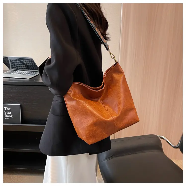 Green Retro Shoulder Messenger Bag for Women — feature 12