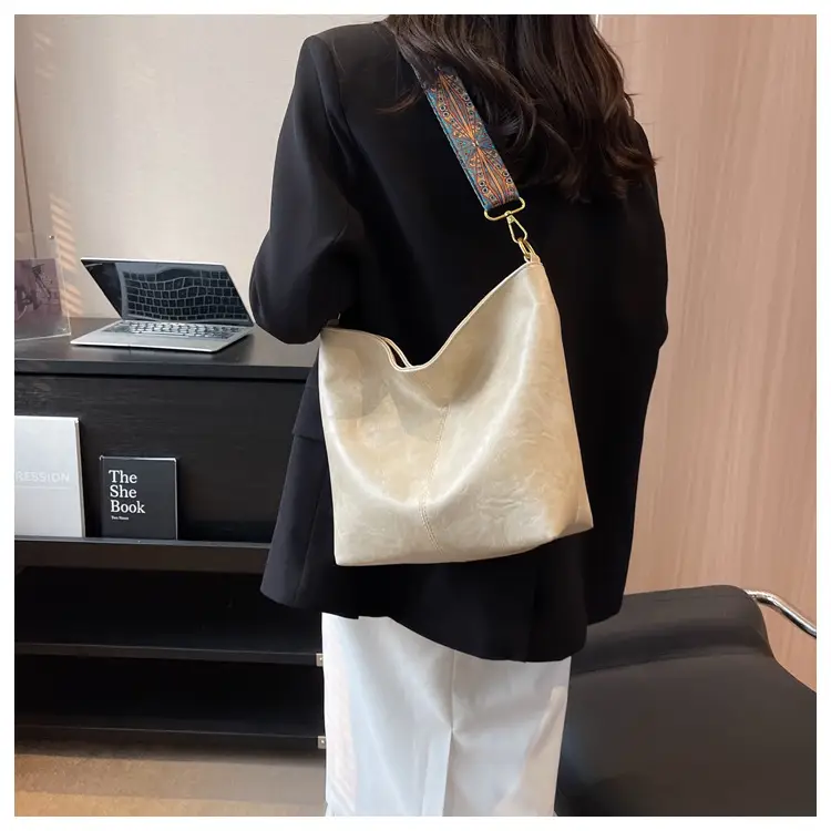 Green Retro Shoulder Messenger Bag for Women — feature 14