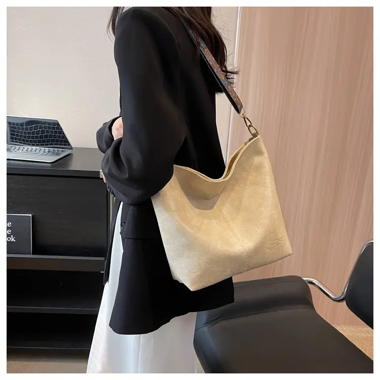 Green Retro Shoulder Messenger Bag for Women — feature 17