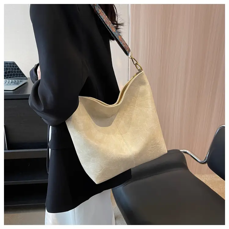 Green Retro Shoulder Messenger Bag for Women — feature 21