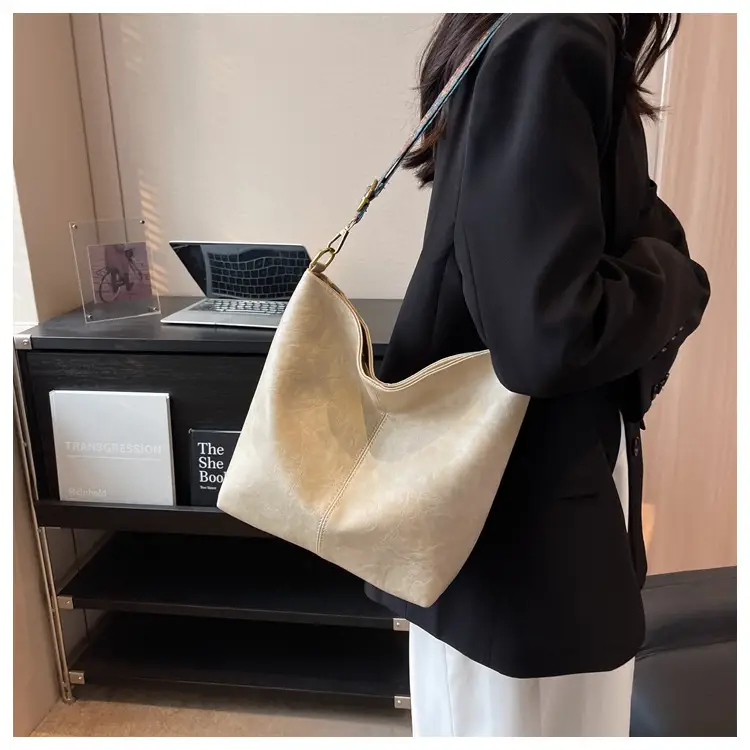 Green Retro Shoulder Messenger Bag for Women — feature 24