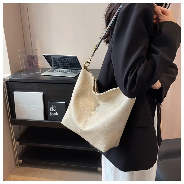 Green Retro Shoulder Messenger Bag for Women — feature 27