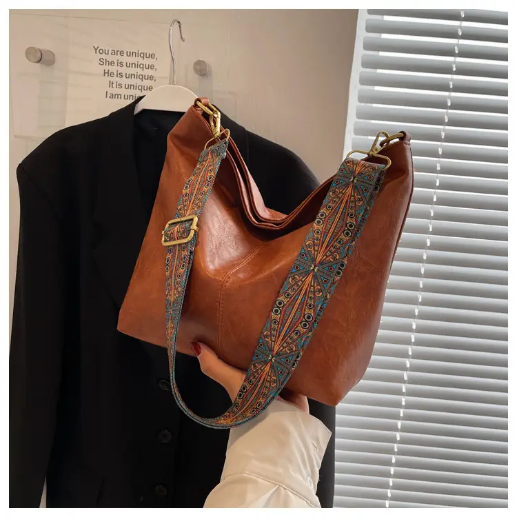 Green Retro Shoulder Messenger Bag for Women — feature 31