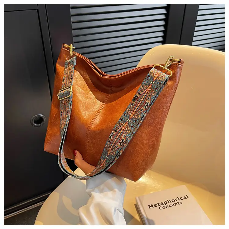 Green Retro Shoulder Messenger Bag for Women — feature 35