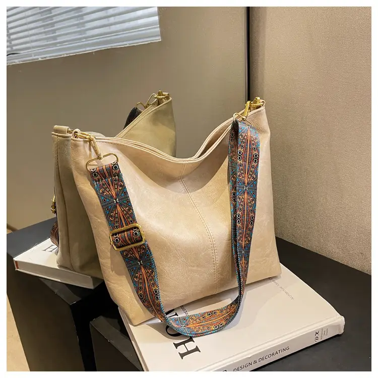 Green Retro Shoulder Messenger Bag for Women — feature 37