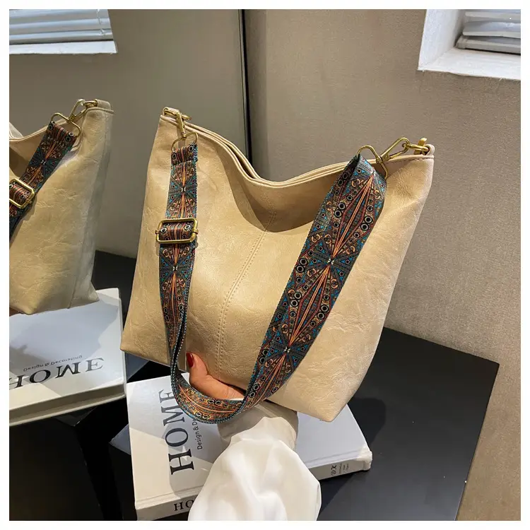 Green Retro Shoulder Messenger Bag for Women — feature 38