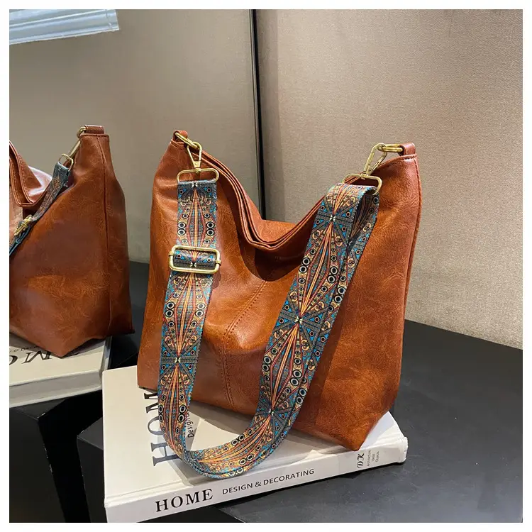 Green Retro Shoulder Messenger Bag for Women — feature 40