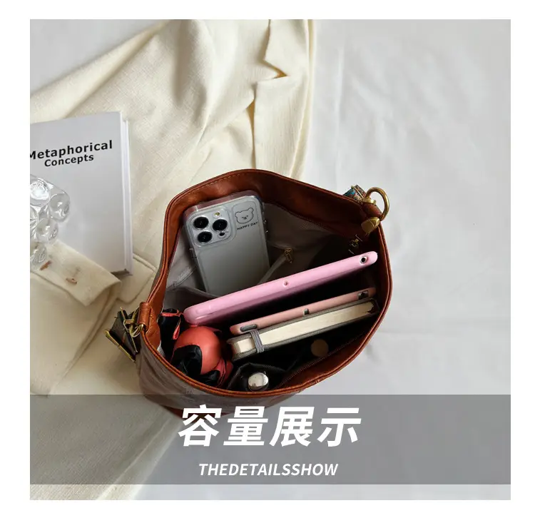 Green Retro Shoulder Messenger Bag for Women — feature 7