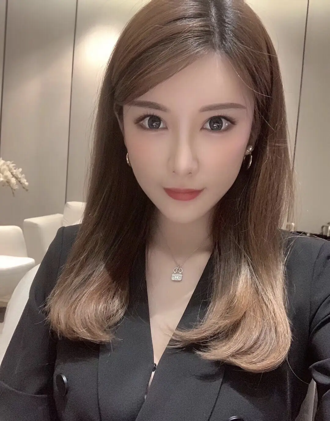 18K Rose Gold Diamond Clavicle Necklace for Women — feature 6