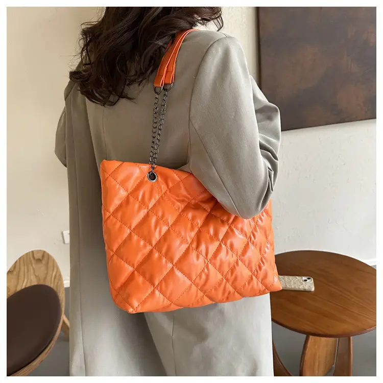 Green Quilted Leather Shoulder Bag for Women 2023 — feature 25