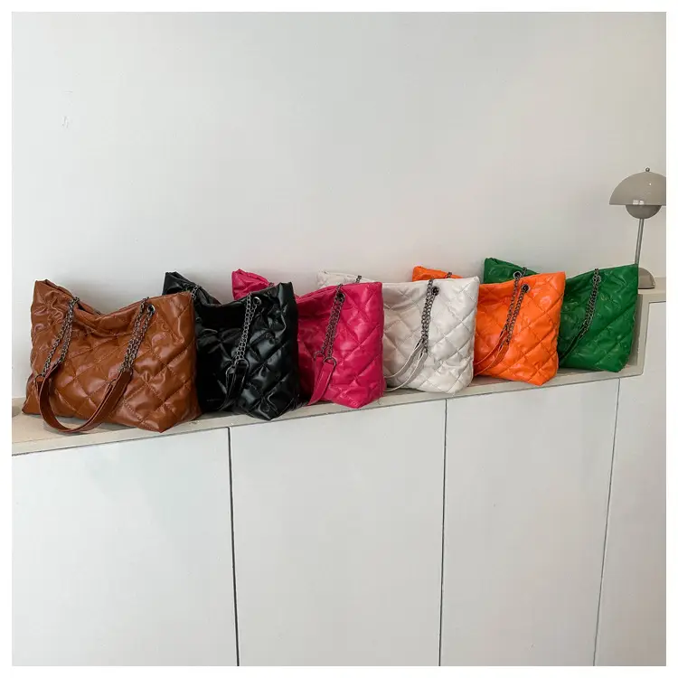 Green Quilted Leather Shoulder Bag for Women 2023 — feature 26