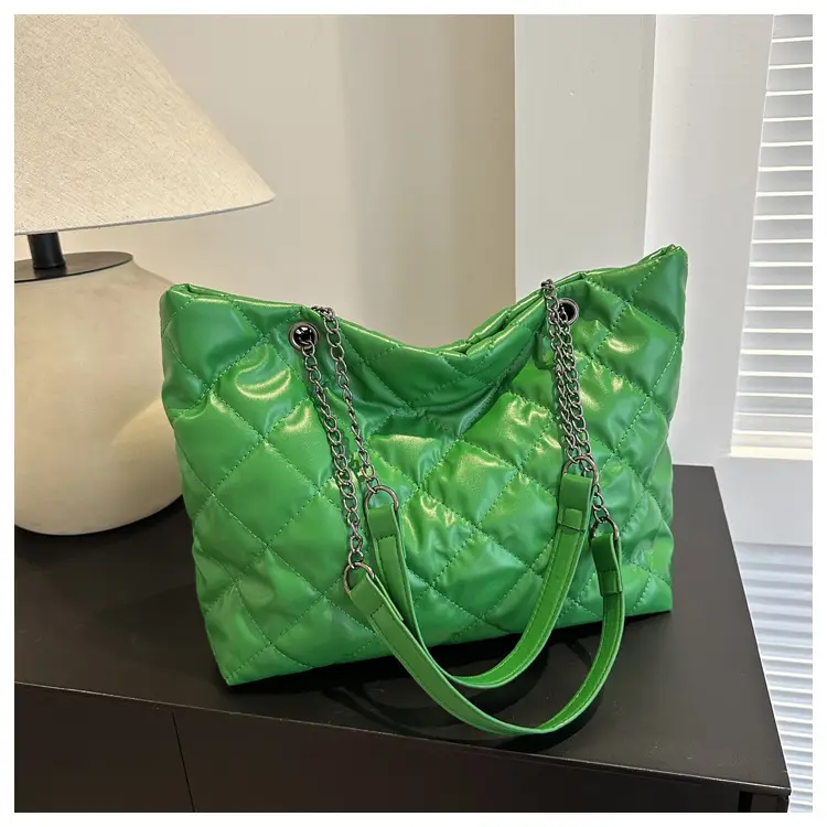 Green Quilted Leather Shoulder Bag for Women 2023 — feature 28