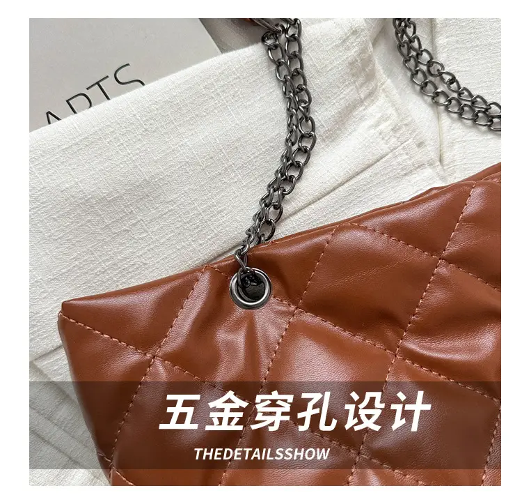 Green Quilted Leather Shoulder Bag for Women 2023 — feature 4
