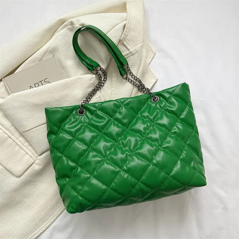 Green Quilted Leather Shoulder Bag for Women 2023 - Image 3