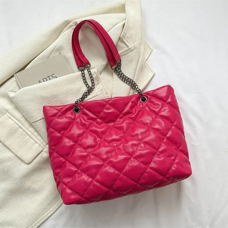 Green Quilted Leather Shoulder Bag for Women 2023 - Image 5