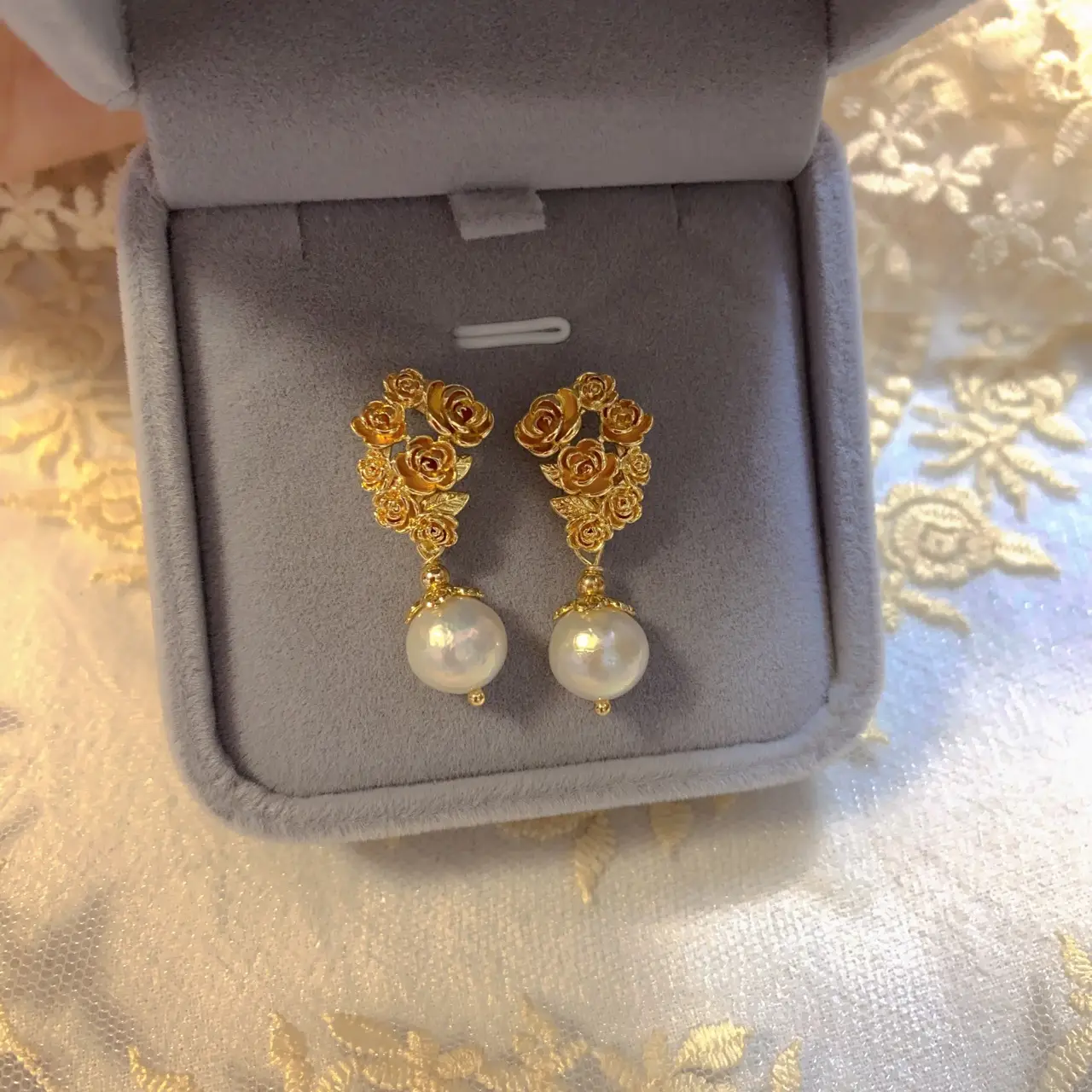 Elegant Golden Pearl Earrings for Women - Image 2